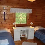 Lomamokkila לינה וארוחת בוקר 4*
