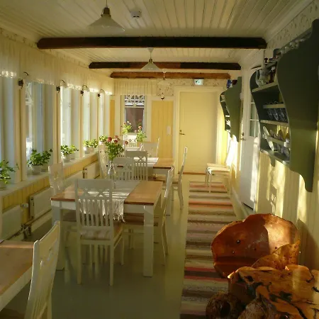Lomamokkila Bed & Breakfast