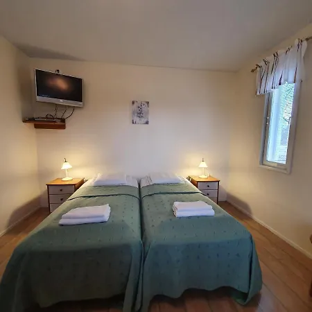 Frühstückspension Lomamokkila 4*