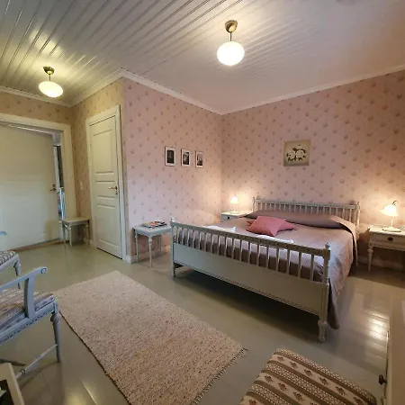 Bed & Breakfast Lomamokkila 4*