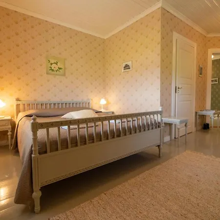 Bed & Breakfast Lomamokkila 4*