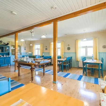 Bed & Breakfast Lomamokkila 4*