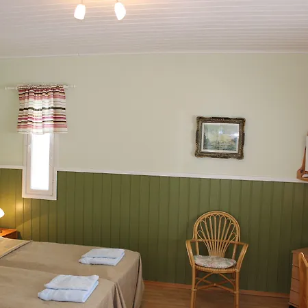 Bed & Breakfast Lomamokkila 4*